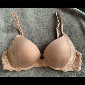 Victoria’s Secret Dream Angels push-up bra 34b